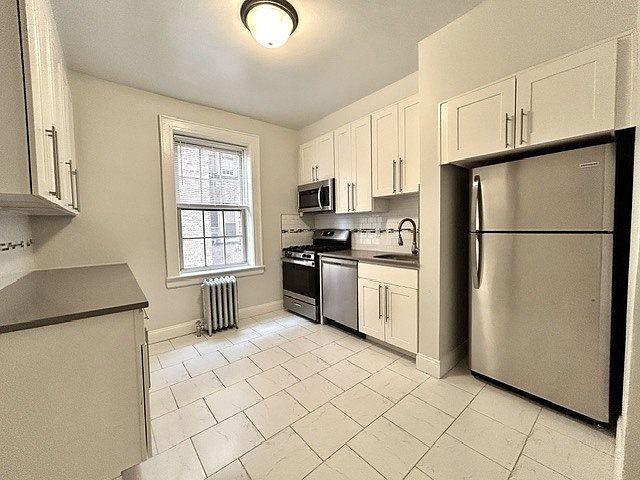 1st image of 68 Park Ave #202