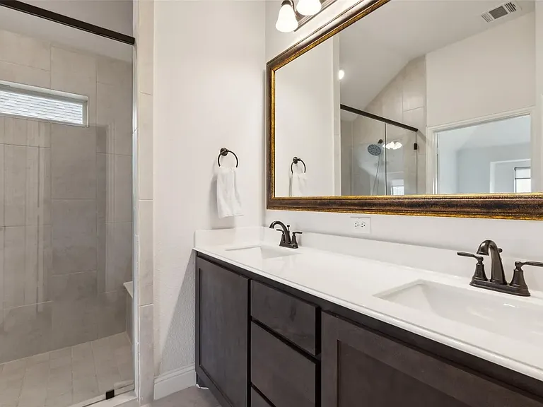 1209 Alexander Dr — Photo 9
