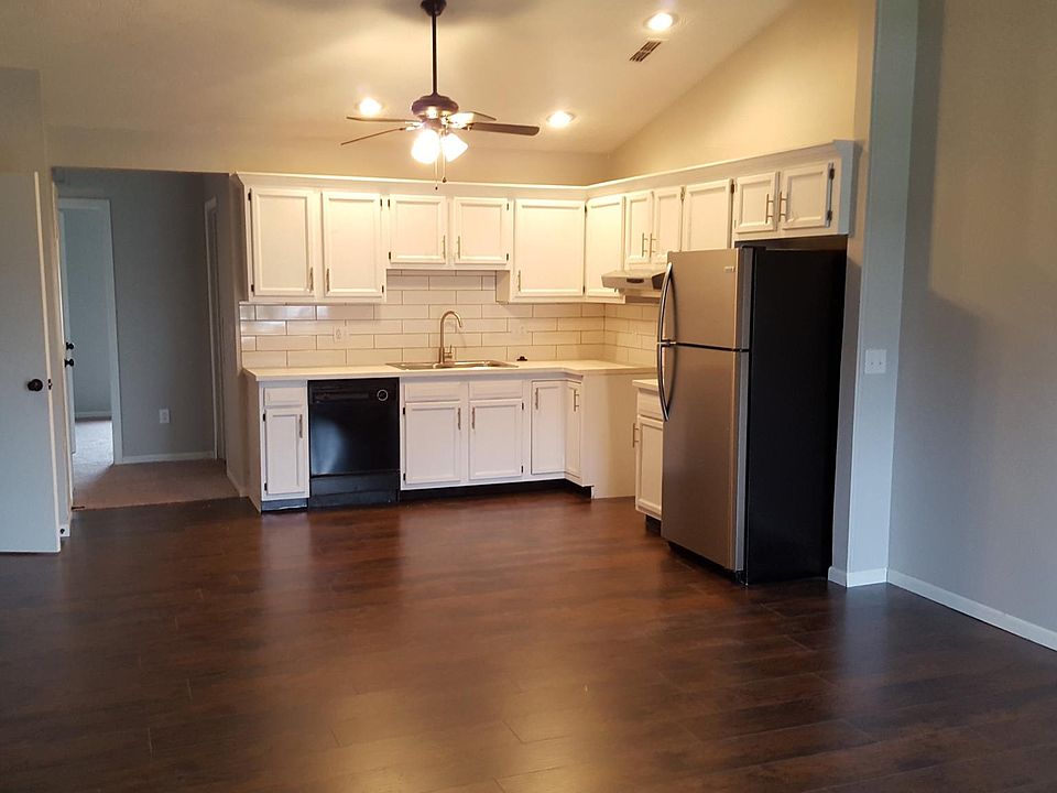 1st image of 575 Kitrina Ave