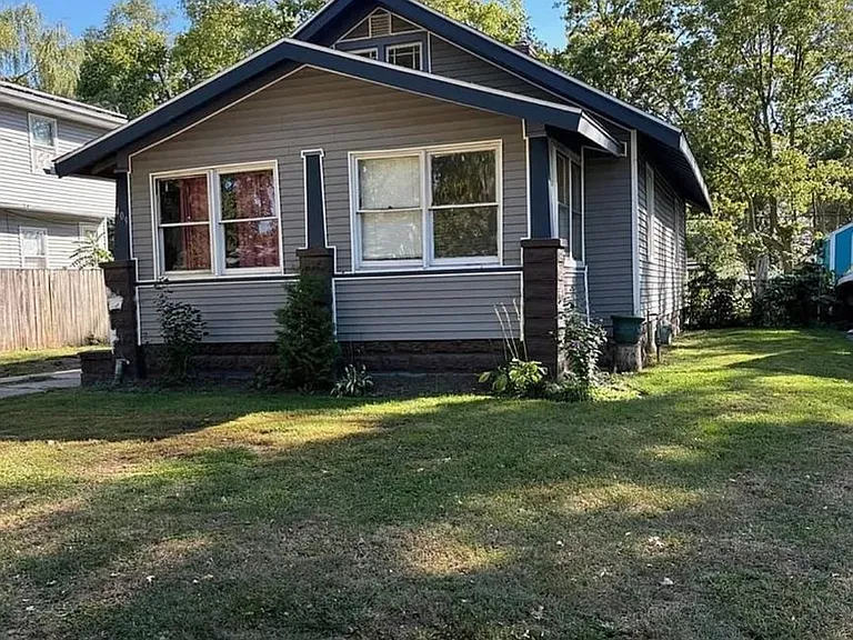 409 Barnum Rd — Photo 1