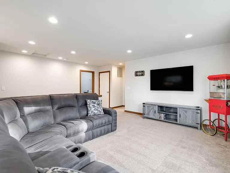 1519 S Washington St — Photo 38