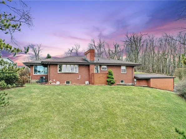 4524 W Smithfield St, Elizabeth, PA 15037