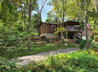 9 Deep Cavern Dr, Candler, NC 28715