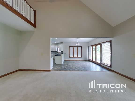 3rd image of 6055 Fawnwood Dr