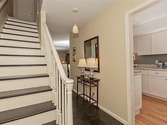 3rd image of 34116 Chagrin Blvd APT 9102