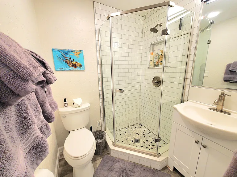 2348 Dartmouth Ave N #B — Photo 6