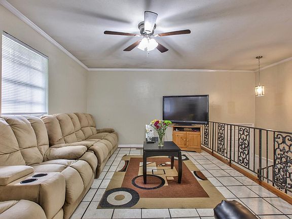 2nd image of 312 Starmount Dr