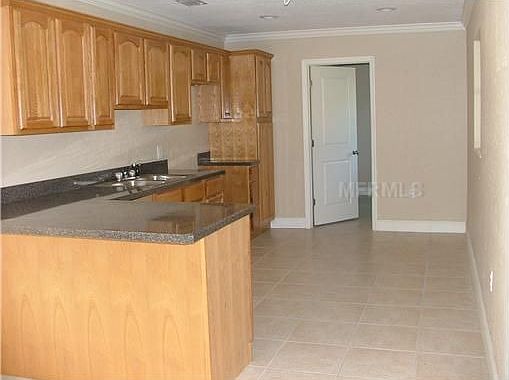 2nd image of 4601 W Oakellar Ave