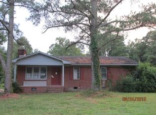 319 N Cumberland St, Wallace, NC 28466