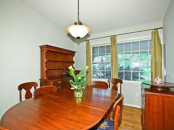 3rd image of 12505 Knightsbridge Ct