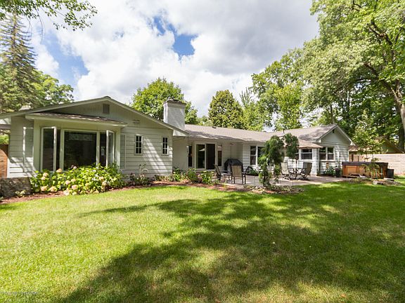 5th image of 4550 Oakwood Dr