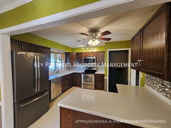 3rd image of 10710 W 91st Ter