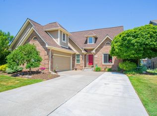 16805 Tower Dr, Macomb, MI 48044