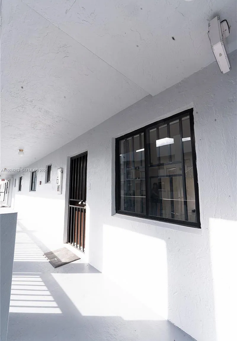 Alameda Tower I Condo — Photo 1
