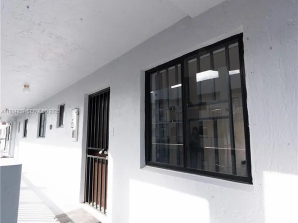 5300 W 21st Ct, Hialeah, FL