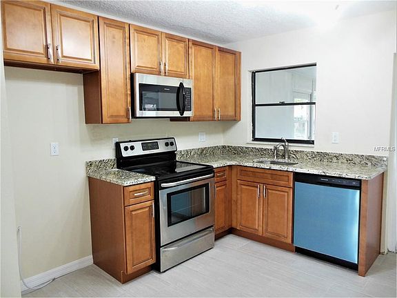 4th image of 1800 Gatewood Dr