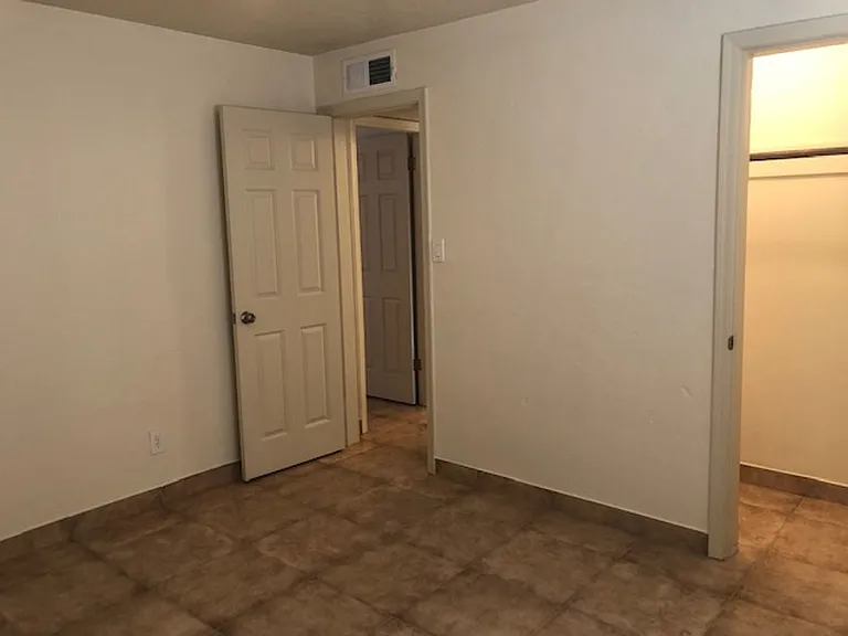 4814 E Hampton St — Photo 20