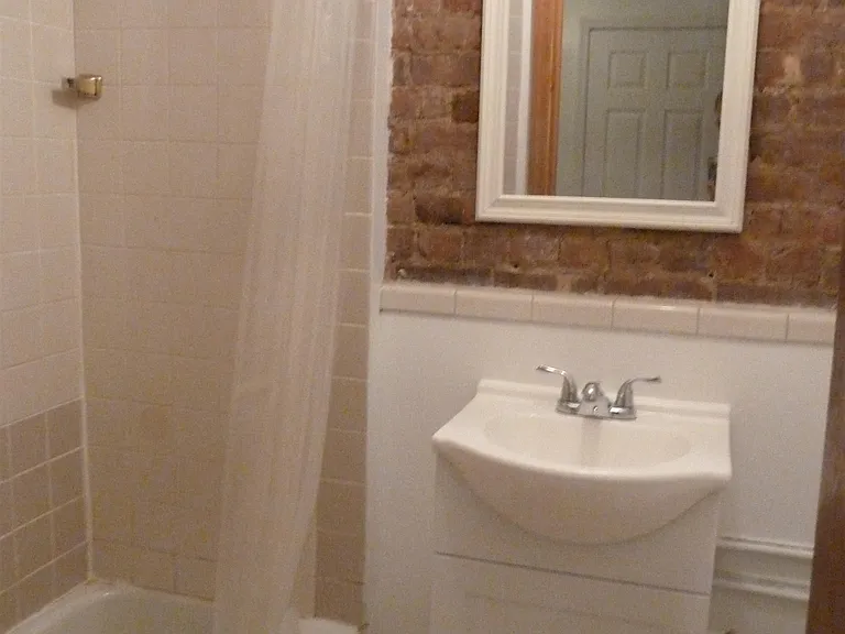 936 Willow Ave #B — Photo 11