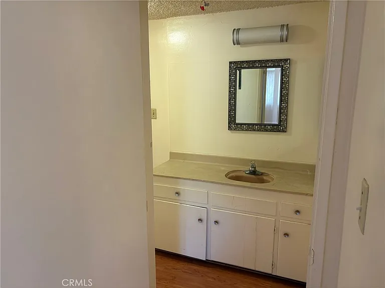 415 N 3rd St #F — Photo 10