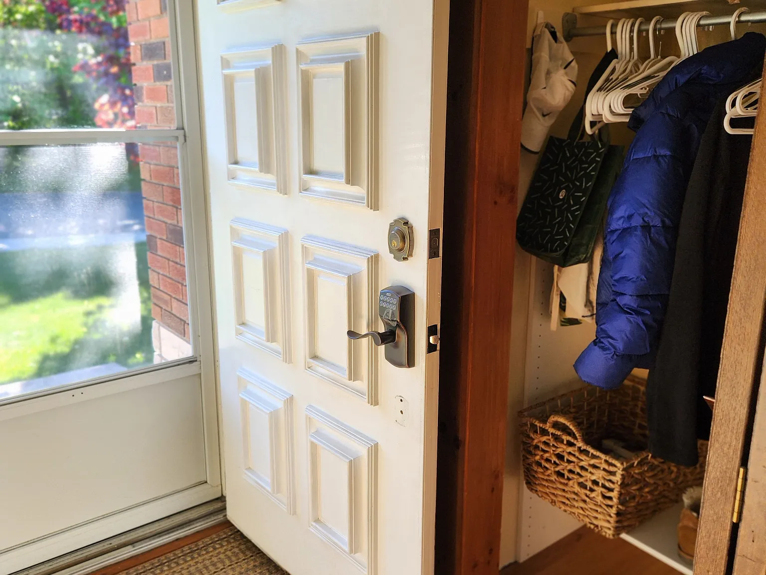 4 bed, $2,350 — Photo 2