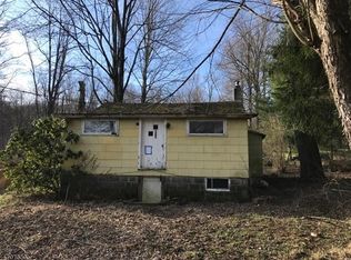 670 Limecrest Rd, Newton, NJ 07860