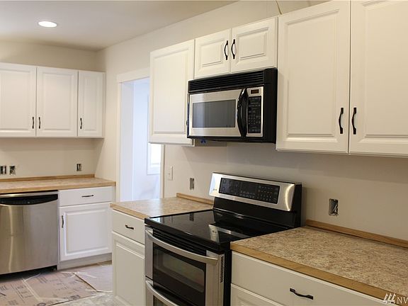 4th image of 810 107th St S