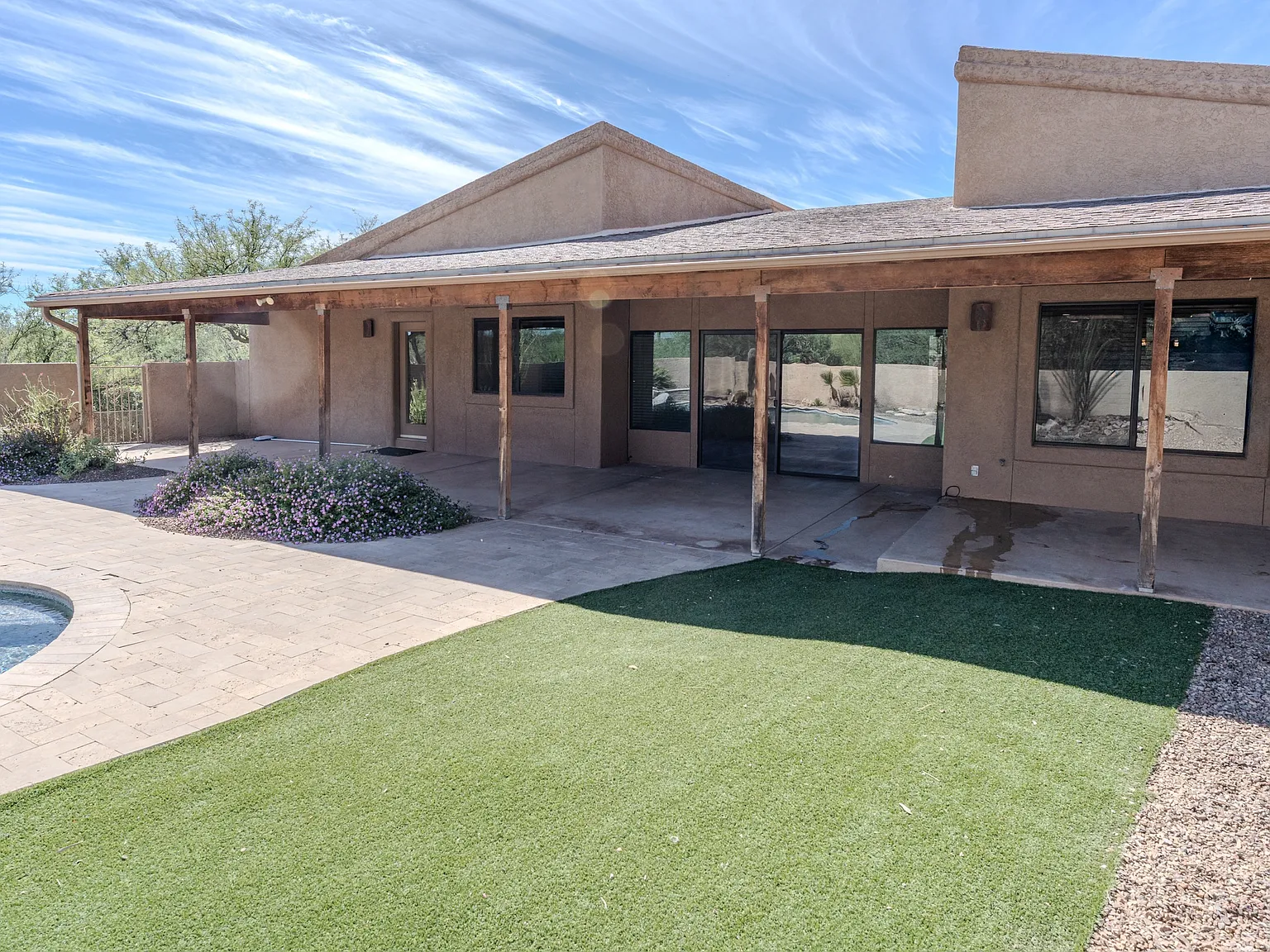 3 bed, 2137 sqft, $3,000 — Photo 3