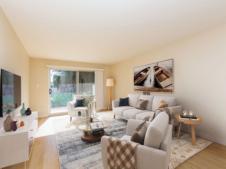1st image of 345 Macarthur Blvd #210