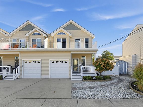 2nd image of 307 E Buttercup Rd #307