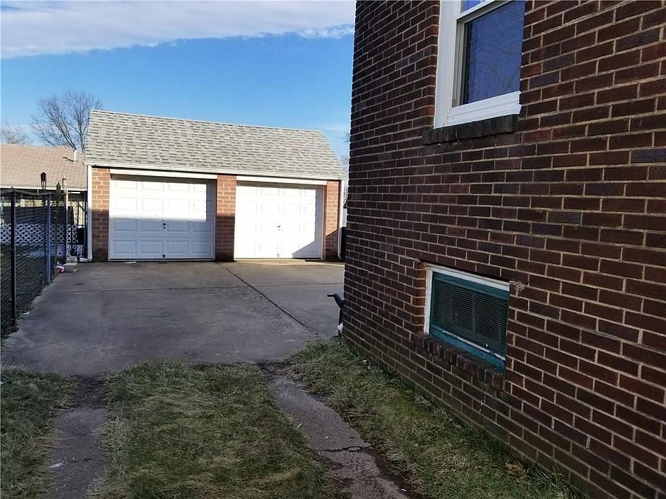2nd image of 660 Jacques St