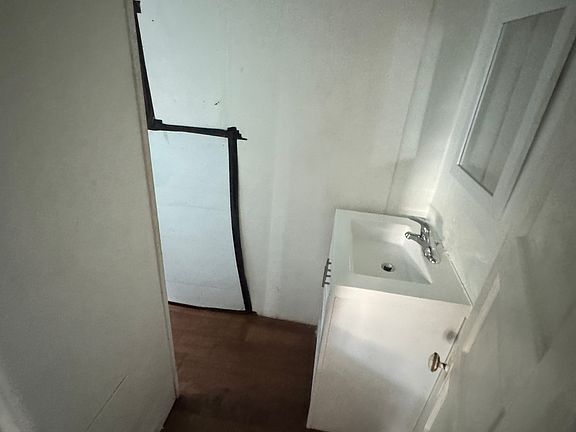 5th image of 1427 E 51st St #1