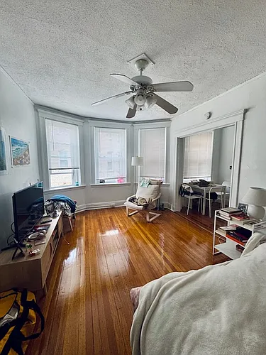 121 Park Dr Photo 1