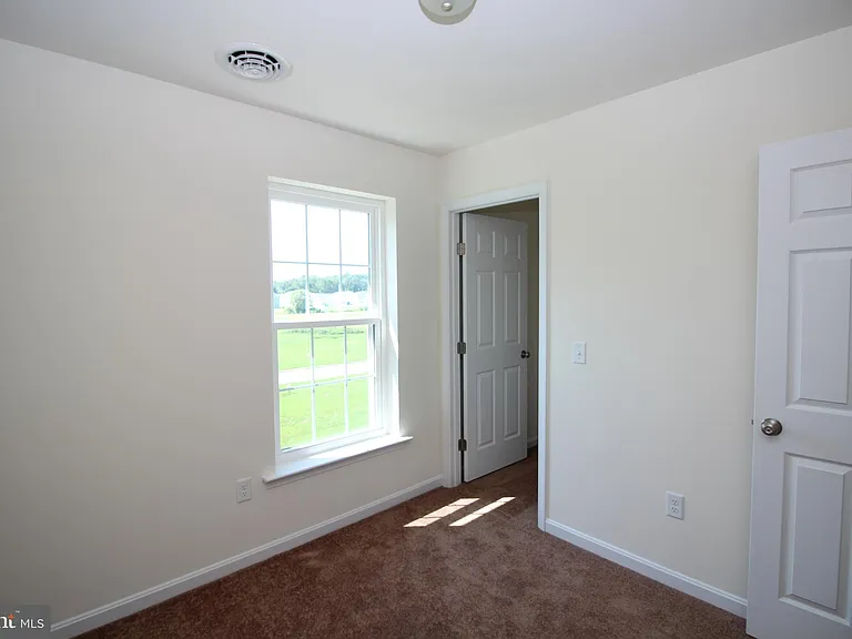 82 Filbert Dr — Photo 35