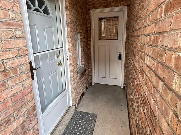 3rd image of 3926 N Farwell Ave