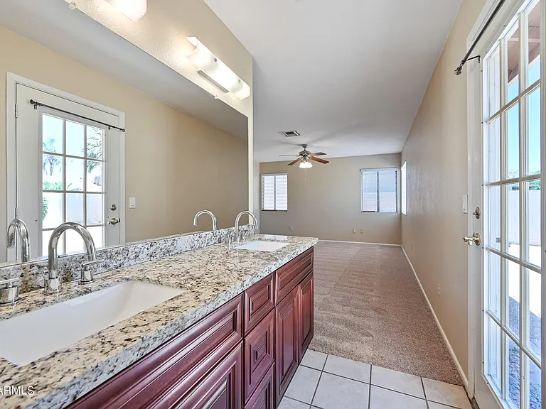 6830 E Paradise Ln — Photo 22