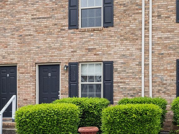 4th image of 2450 Caroline Dr