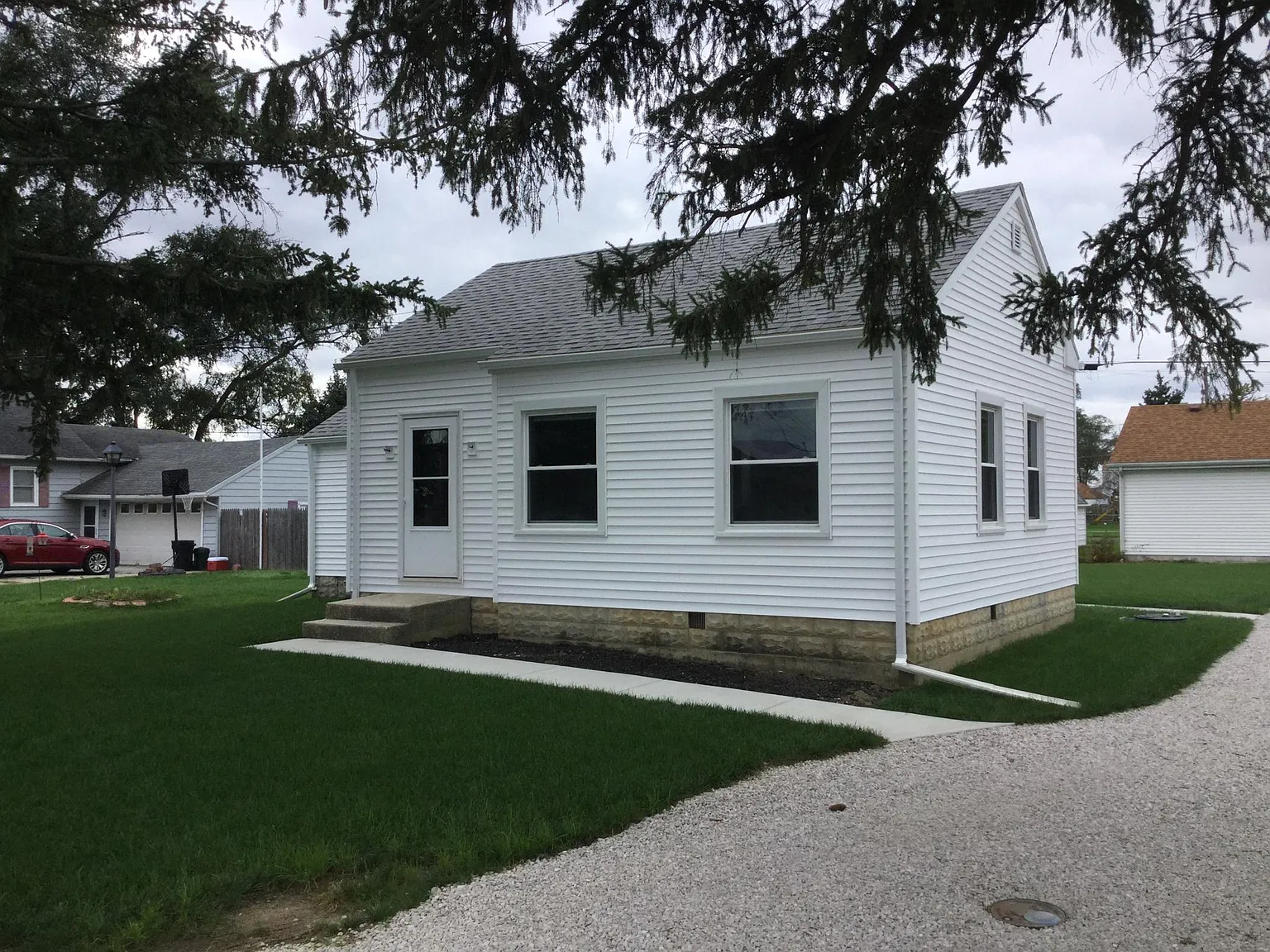 912 Hanson St photo 1