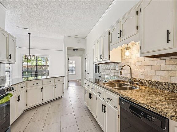 5th image of 6676 Stonetrace Dr