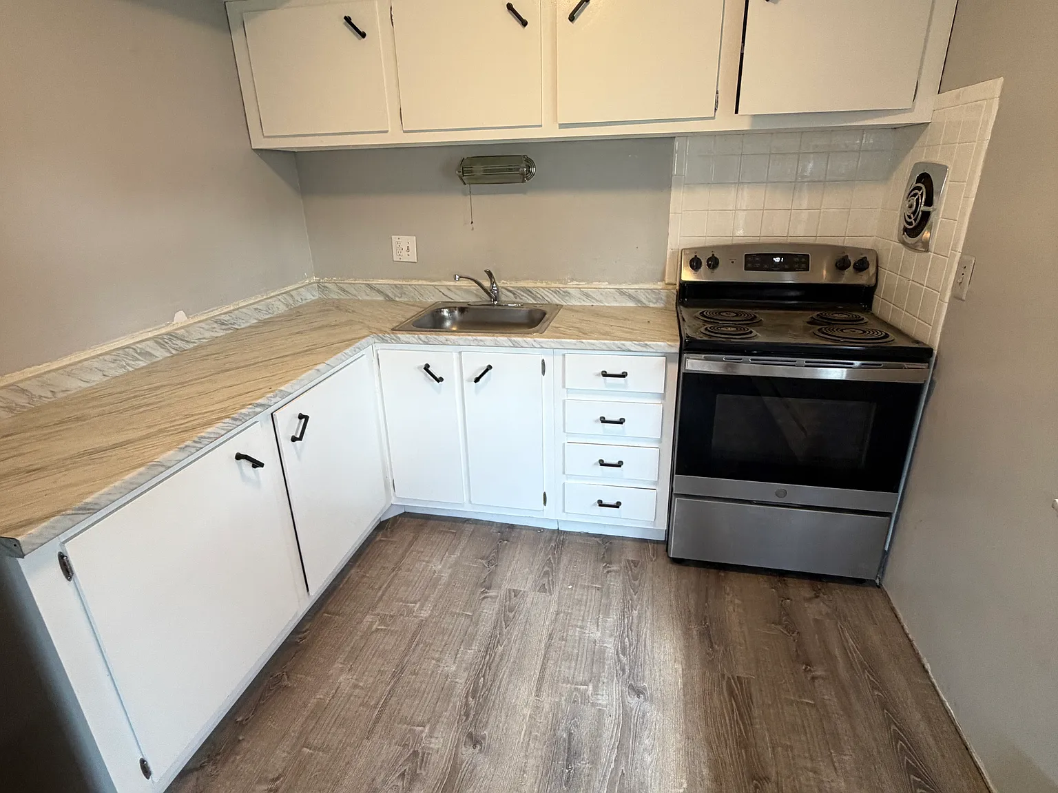 1 bed, 800 sqft, $950 — Photo 2