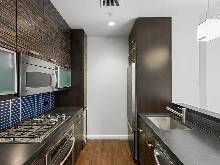 101 W 24th St #15H — Photo 5