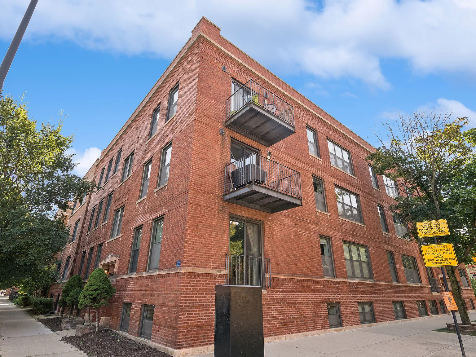 2 bed, 1000 sqft, $3,000 — Photo 1