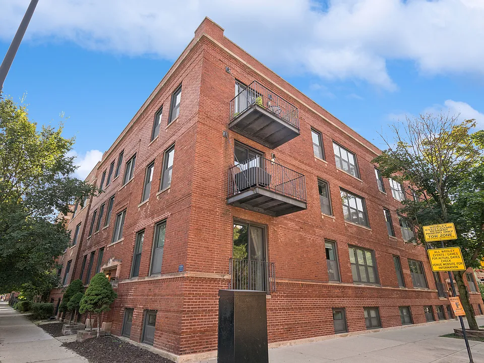 1657 W Addison St #3