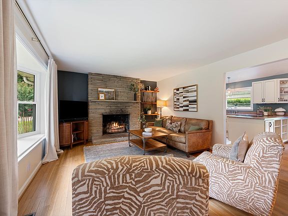 4th image of 3109 Hunters Hill Rd