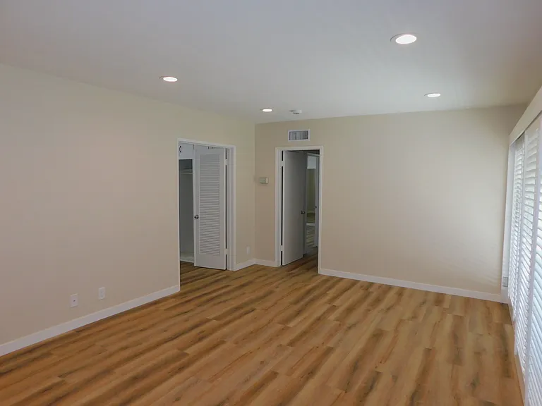 4325 Mammoth Ave #5 — Photo 8