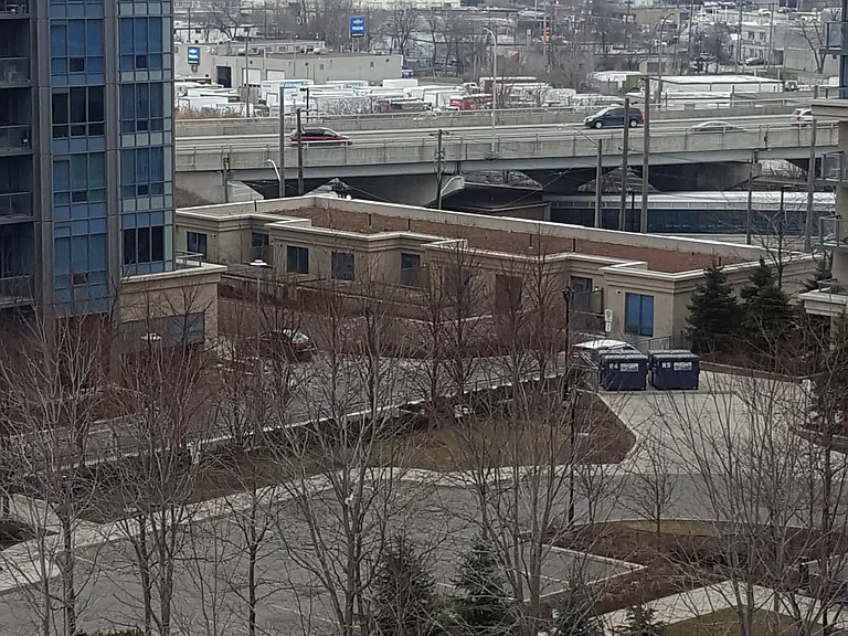 5233 Dundas St W — Photo 8