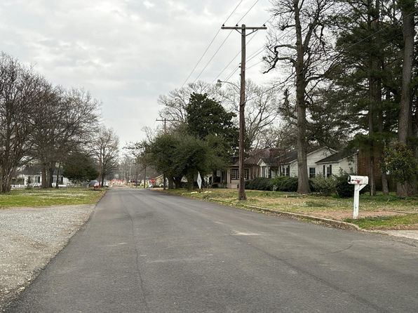 405 W 9th St, Stuttgart, AR 72160