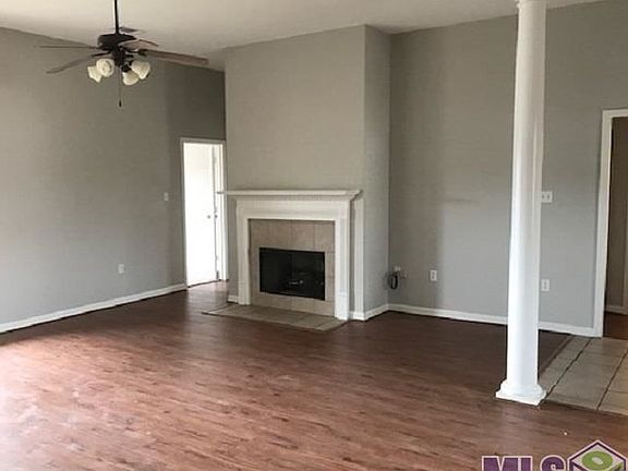 4th image of 23868 Rosemont Dr