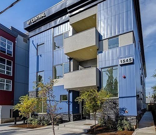2nd image of 1545 NE 41st Ave Unit 302