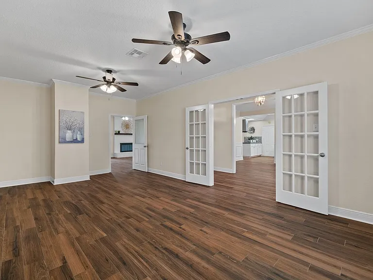 1400 Oak Hollow Dr — Photo 25
