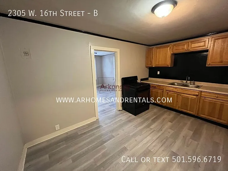 2305 W 16th St #B — Photo 5